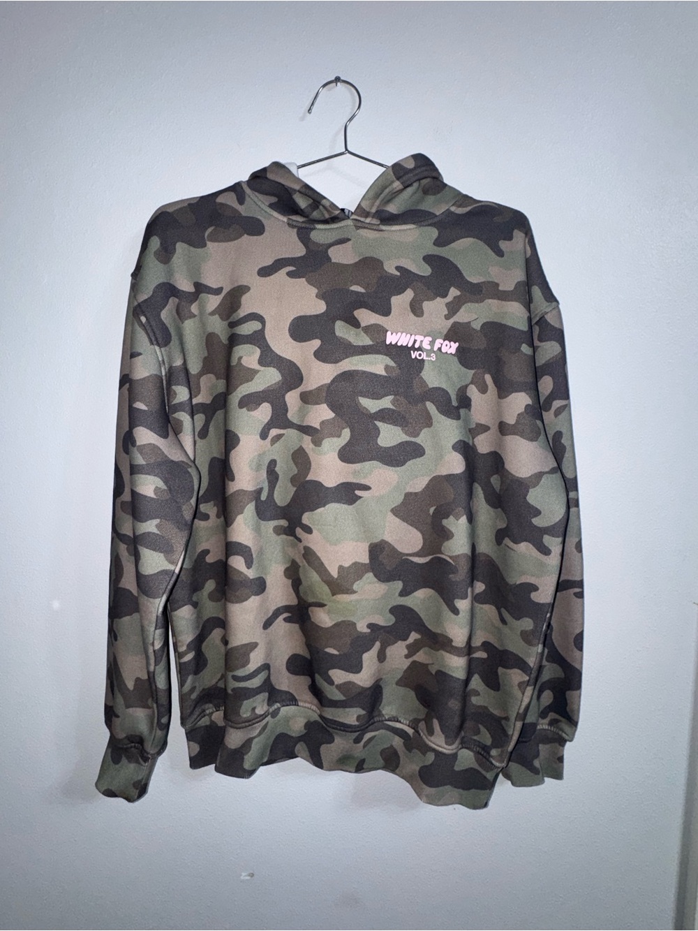 nwt $75 white fox Women’s Camo Hoodie sweatshirt Green XS / S oversized offstage - Picture 3 of 6